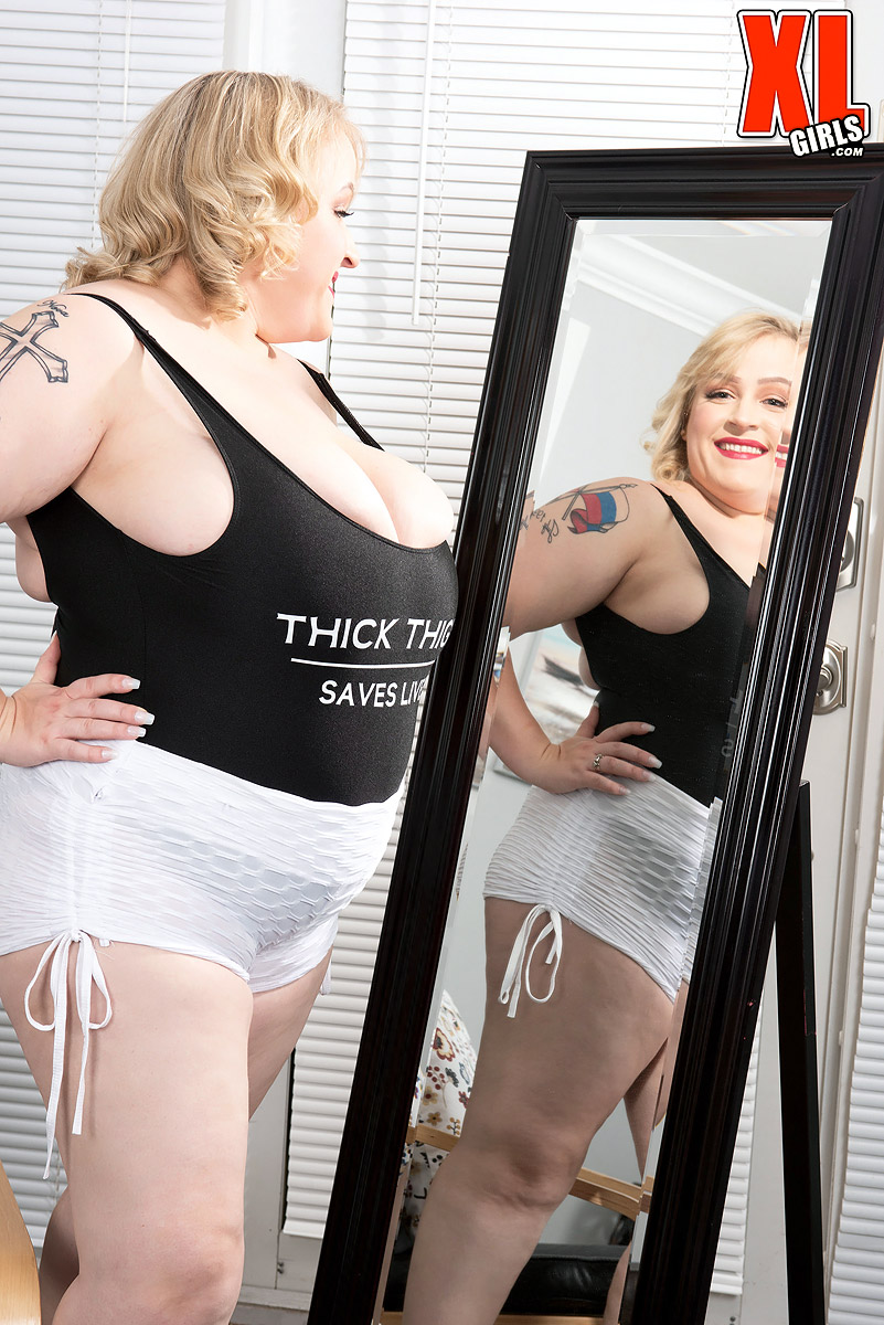 Oxana Minsk: Thick Thighs Save Lives - Photo 3 featuring Oxana Minsk