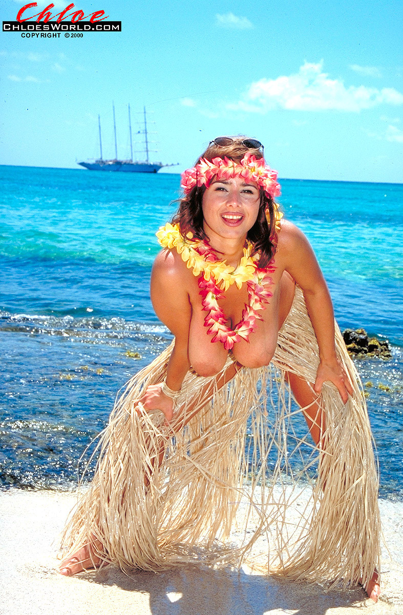 Score's Boob Cruise 97 - Photo 7 featuring Chloe Vevrier